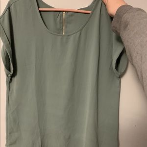 Pretty top, zipper on back.